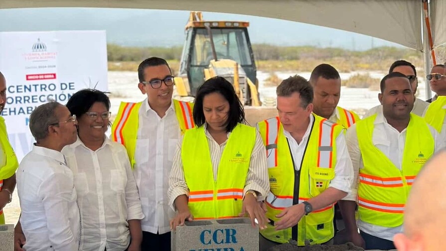 El Gobierno inicia la construcción del Centro de Corrección y Rehabilitación en Neiba El Gobierno inicia la construcción del Centro de Corrección y Rehabilitación en Neiba
