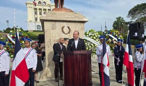 Autoridades de Santiago conmemoran el 163 aniversario de la Restauraci&oacute;n de la Rep&uacute;blica