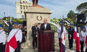 Autoridades de Santiago conmemoran el 163 aniversario de la Restauraci&oacute;n de la Rep&uacute;blica