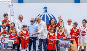 Abinader centra su agenda del fin de semana en la educaci&oacute;n y la seguridad