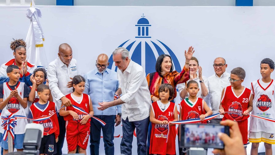 Abinader centra su agenda del fin de semana en la educaci&oacute;n y la seguridad