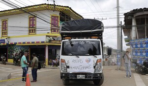 Los veh&iacute;culos de Ayuda humanitaria toman las carreteras de Colombia ante la tragedia
