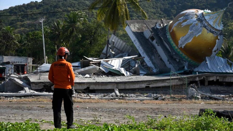 Indonesia eleva a 68 los muertos y a 213 los heridos tras el terremoto de Flores