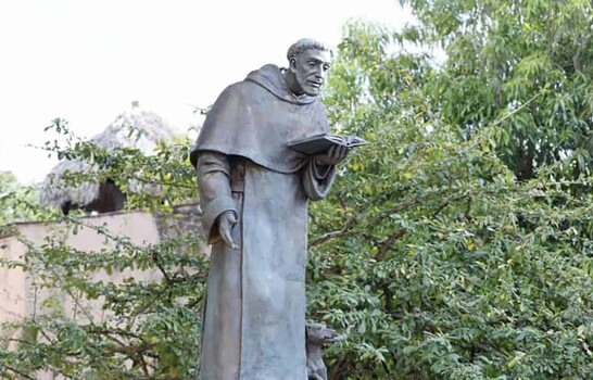 En ocasi&oacute;n del develamiento de la estatua de Santo Domingo de Guzm&aacute;n