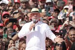 Lula y Fl&aacute;vio Bolsonaro arrancan la campa&ntilde;a electoral de Brasil con la seguridad como bandera