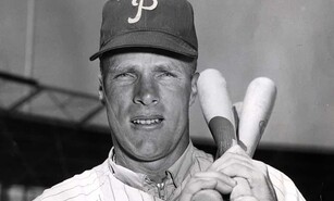 Los dos fouls de Richie Ashburn