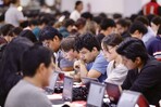 UNAM cierra examen presencial en sedes for&aacute;neas tras pol&eacute;mica por IA y llega a la capital