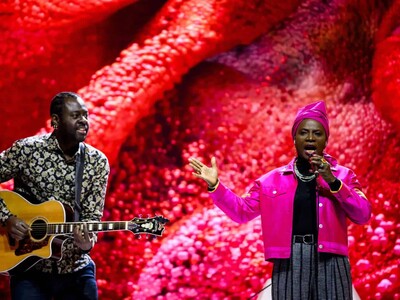 Angélique Kidjo, música africana con estrella en Paseo de la Fama