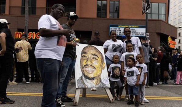 Tupac Shakur, el mito del hip hop que sobrevivi&oacute; a su muerte y a un crimen sin respuestas