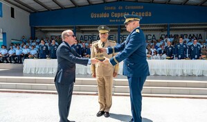 Nuevos comandantes asumen en el Ej&eacute;rcito y la Fuerza A&eacute;rea