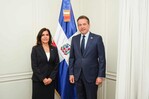 Nuevo canciller recibe a la embajadora de EE. UU. y reafirman disposición de un diálogo permanente Nuevo canciller recibe a la embajadora de EE. UU. y reafirman disposición de un diálogo permanente