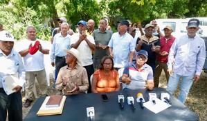 Productores denuncian acumulaci&oacute;n de millones de libras de tabaco sin mercado