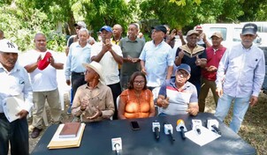 Productores denuncian acumulaci&oacute;n de millones de libras de tabaco sin mercado