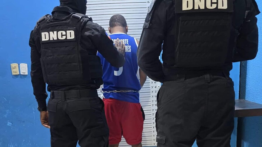 DNCD captura en SDO a un hombre requerido en extradición por asesinato y otros cargos en Puerto Rico DNCD captura en SDO a un hombre requerido en extradición por asesinato y otros cargos en Puerto Rico