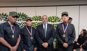 Velan restos del mayor general retirado H&eacute;ctor Lachapelle, figura del movimiento constitucionalista de 1965