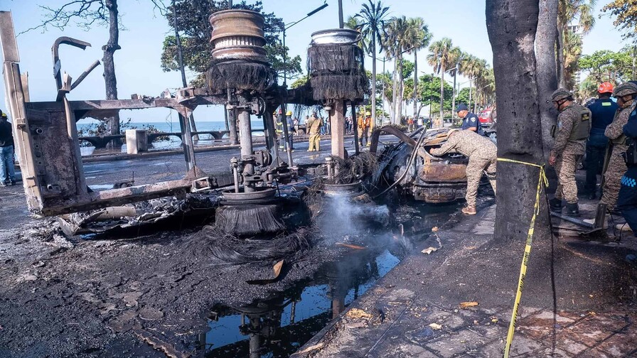 Identifican a los dos fallecidos en explosión de camión en el malecón; mujer manejaba la yipeta Identifican a los dos fallecidos en explosión de camión en el malecón; mujer manejaba la yipeta