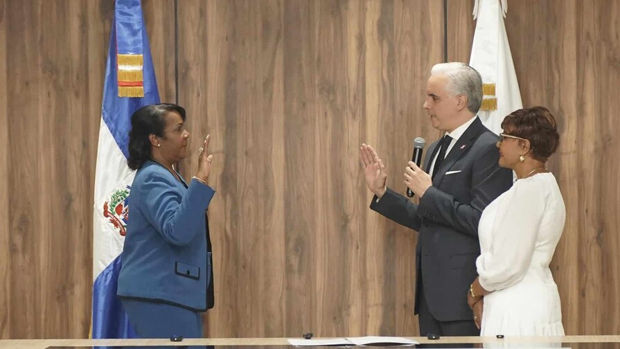 Xiomara Guante asume dirección del Inaipi y promete mejorar atención infantil Xiomara Guante asume dirección del Inaipi y promete mejorar atención infantil