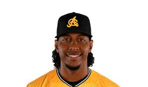 &Aacute;guilas Cibae&ntilde;as firman al lanzador Kevin Valdez