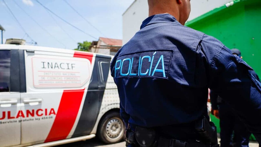 Mujer muere tras ser atacada con arma blanca por su expareja en Santiago Mujer muere tras ser atacada con arma blanca por su expareja en Santiago