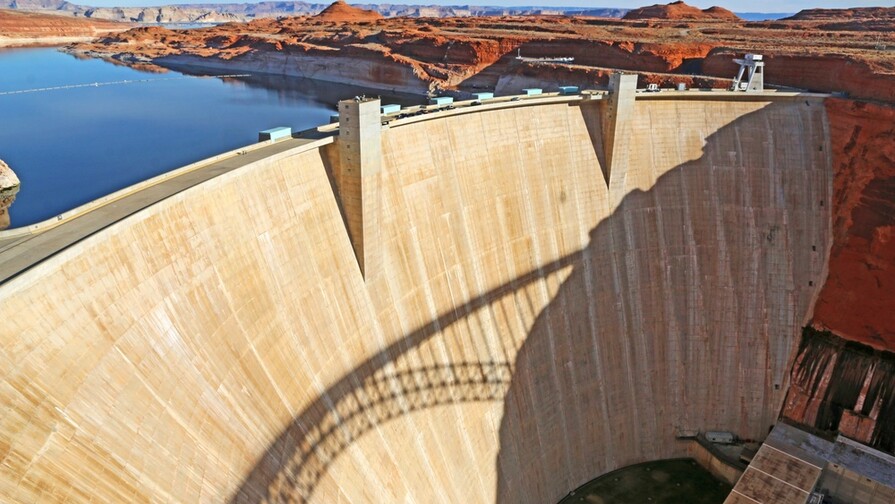 Los niveles de agua de los embalses de EE. UU. caen a mínimos históricos Los niveles de agua de los embalses de EE. UU. caen a mínimos históricos