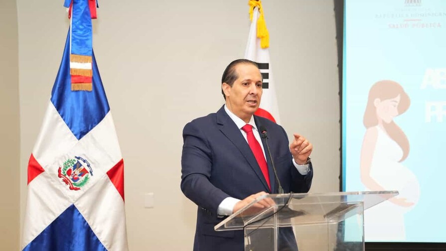 Ministro dice RD mantiene su esquema de vacunación pese a cambios en las recomendaciones de EE. UU. Ministro dice RD mantiene su esquema de vacunación pese a cambios en las recomendaciones de EE. UU.