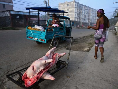 Sin luces ni el bullicio de antaño, Cuba aguarda lo que vendrá