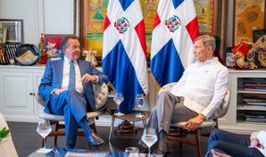 V&iacute;ctor Ito Bison&oacute; asume como canciller de la Rep&uacute;blica tras reunirse con Roberto &Aacute;lvarez