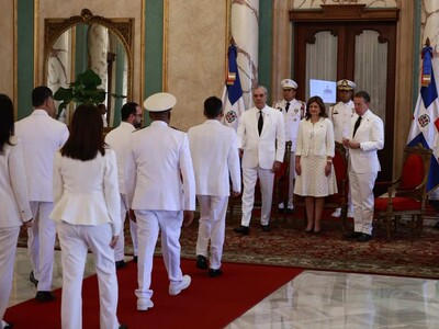 Abinader receives credentials from nine new ambassadors