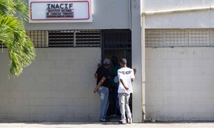 Matan a tiros a sargento mayor de la Polic&iacute;a durante asalto en Santo Domingo Norte