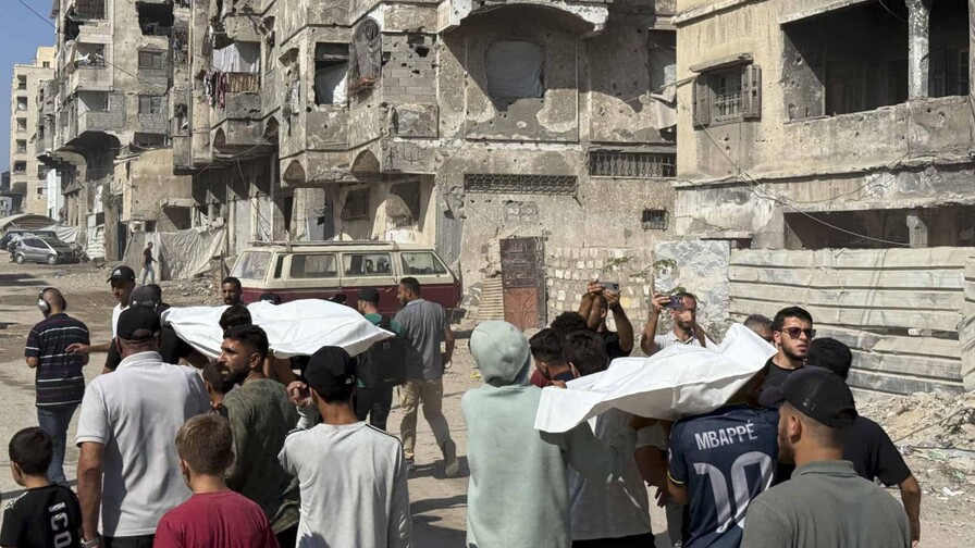 Entierran en Gaza a los siete muertos en ataque israel&iacute; a una cafeter&iacute;a, entre ellos un ni&ntilde;o
