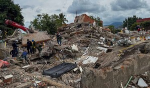 Diez d&iacute;as despu&eacute;s del terremoto en Colombia, la tragedia sigue entre promesas y esc&aacute;ndalos