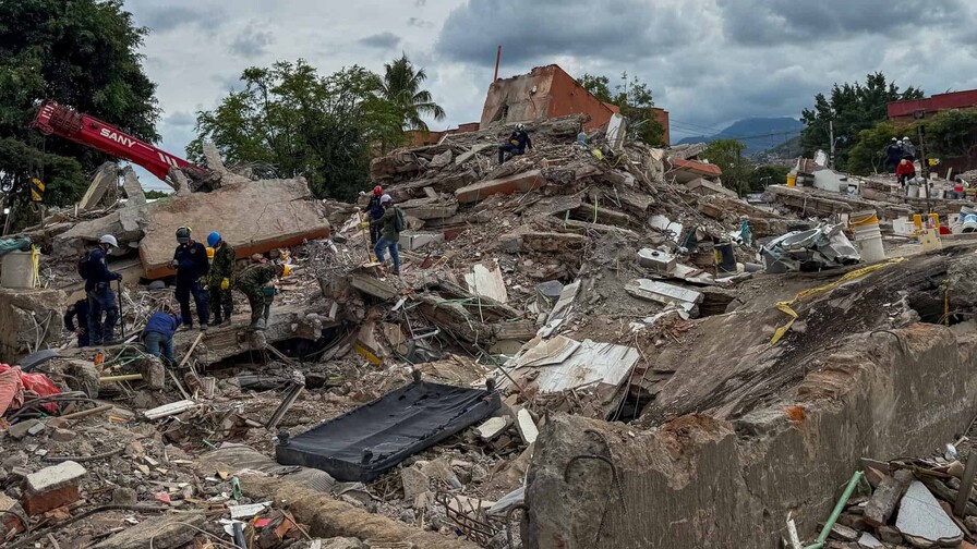 Diez d&iacute;as despu&eacute;s del terremoto en Colombia, la tragedia sigue entre promesas y esc&aacute;ndalos