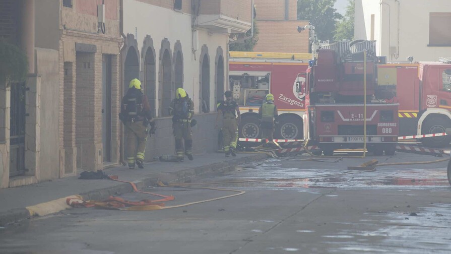 Nuevo incendio al oeste de Madrid obliga a confinar a más de 3,000 personas Nuevo incendio al oeste de Madrid obliga a confinar a más de 3,000 personas