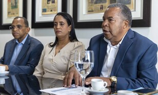 Menegildo De La Rosa: "La jornada escolar extendida se est&aacute; desarrollando en condiciones inhumanas"