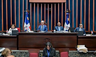 El Senado desempolva proyecto para frenar la proliferaci&oacute;n de bancas