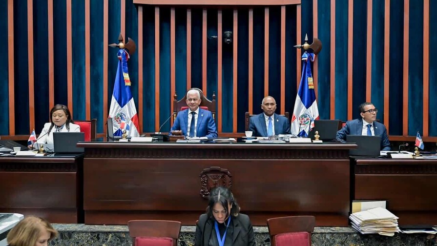 El Senado desempolva proyecto para frenar la proliferación de bancas