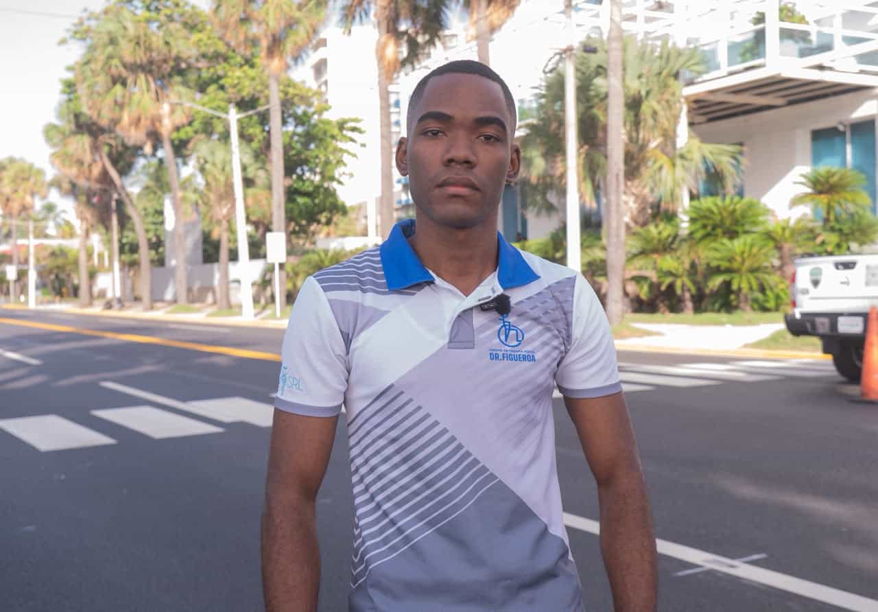 Daniel Modesto, uno de los j&oacute;venes impactados durante el accidente ocurrido en la avenida George Washington, sobrevivi&oacute; al siniestro en el que dos personas perdieron la vida.