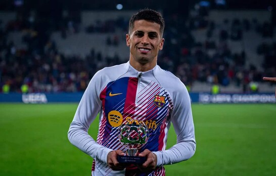 El Barcelona oficializa la vuelta de Cancelo para reforzar su defensa