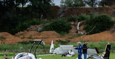 Helic&oacute;ptero de la Polic&iacute;a Estatal de Pensilvania y una avioneta chocan en el aire y se estrellan