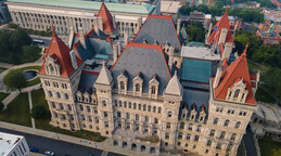 El FBI arresta a una mujer por planear un ataque con bomba en el Capitolio de Nueva York