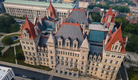 El FBI arresta a una mujer por planear un ataque con bomba en el Capitolio de Nueva York