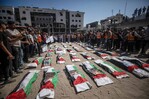 Gaza entierra los restos mortales de 50 personas que Israel mató en bombardeos en 2023 Gaza entierra los restos mortales de 50 personas que Israel mató en bombardeos en 2023