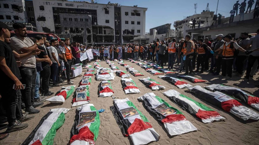 Gaza entierra los restos mortales de 50 personas que Israel mató en bombardeos en 2023 Gaza entierra los restos mortales de 50 personas que Israel mató en bombardeos en 2023