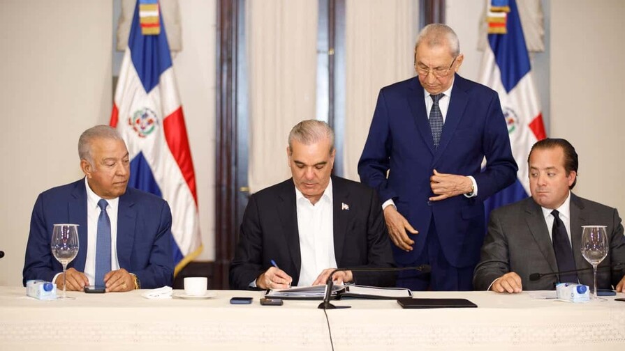El Estado carece de títulos de la mayoría de los parques nacionales; Gobierno obtiene seis El Estado carece de títulos de la mayoría de los parques nacionales; Gobierno obtiene seis