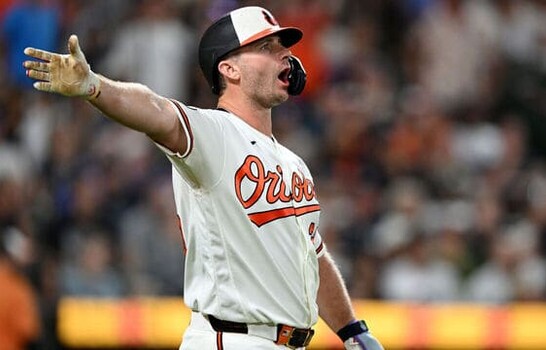 Baltimore muestra inconformidad con la llamada sobre el batazo de Alonso