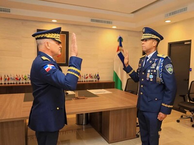 Nuevo inspector general de policía asume funciones