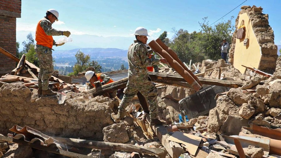 Una réplica de magnitud 4.2 remece localidad afectada por terremoto de 7.2 en sur de Perú Una réplica de magnitud 4.2 remece localidad afectada por terremoto de 7.2 en sur de Perú