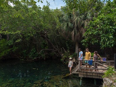 Un santuario natural con 12 ojos de agua sagrados