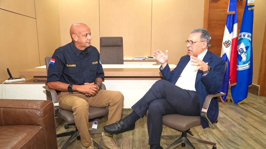 Director del COE aborda con Osiris de León la preparación nacional ante terremotos Director del COE aborda con Osiris de León la preparación nacional ante terremotos