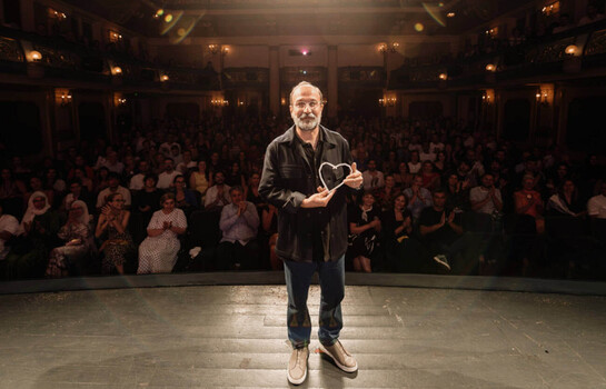 El cineasta Asghar Farhadi, ganador de dos &Oacute;scar, recibe el Coraz&oacute;n de Sarajevo